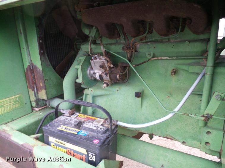 image for item DD5988 1979 John Deere 2280 windrower