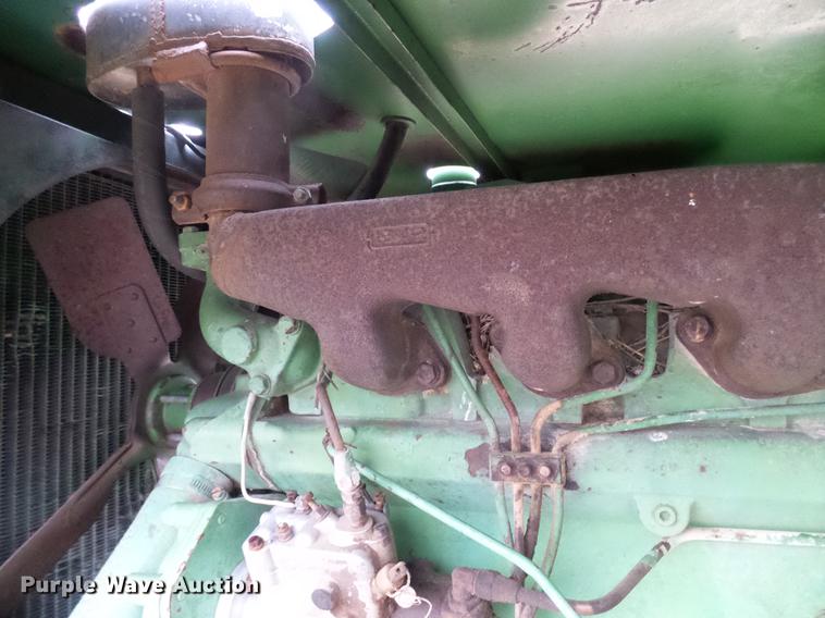 image for item DD5988 1979 John Deere 2280 windrower
