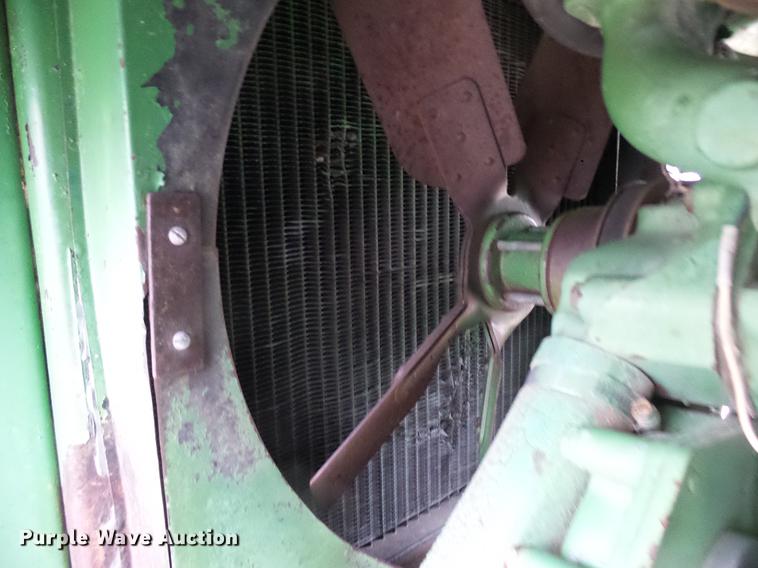 image for item DD5988 1979 John Deere 2280 windrower