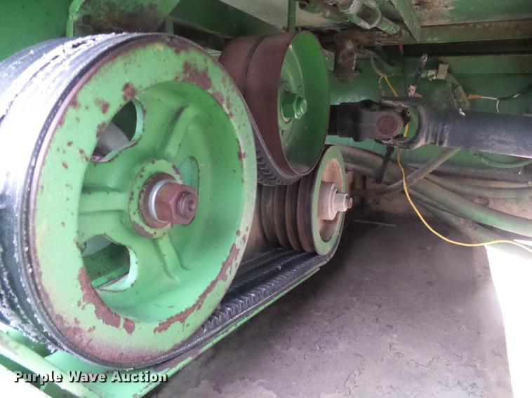 image for item DD5988 1979 John Deere 2280 windrower