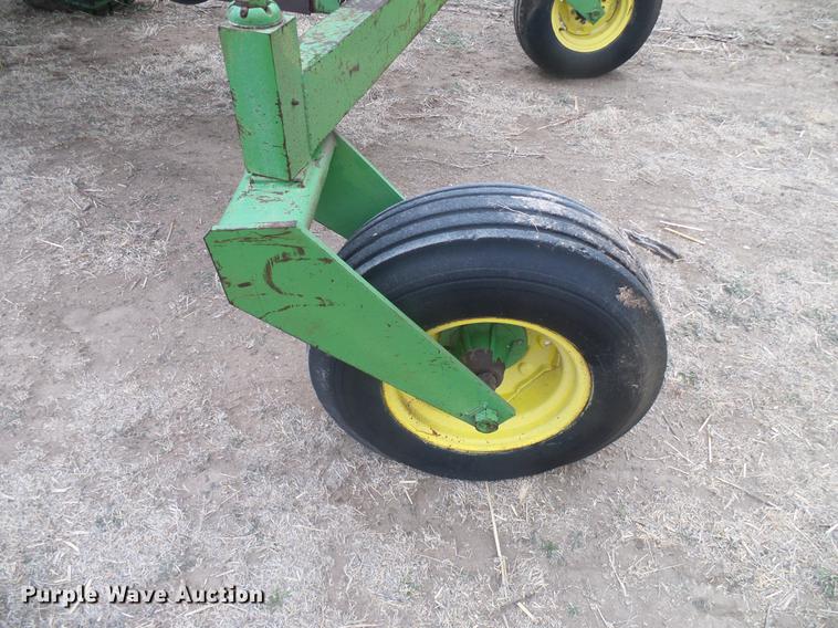 image for item DD5988 1979 John Deere 2280 windrower