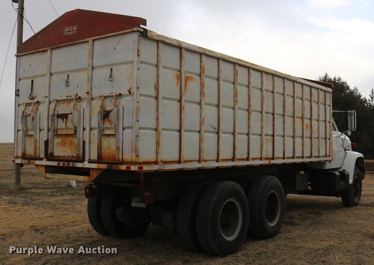 image for item DD5990 1979 Chevrolet C80 grain truck