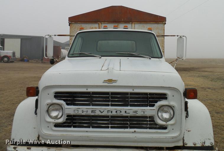image for item DD5990 1979 Chevrolet C80 grain truck