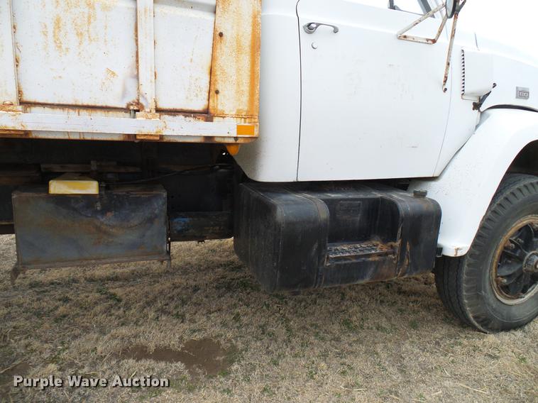 image for item DD5990 1979 Chevrolet C80 grain truck