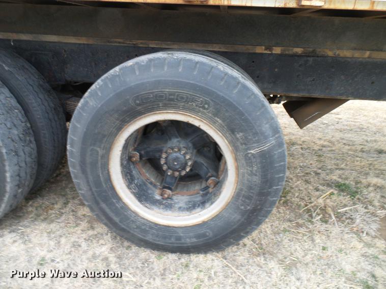 image for item DD5990 1979 Chevrolet C80 grain truck