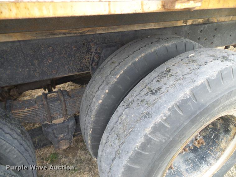 image for item DD5990 1979 Chevrolet C80 grain truck