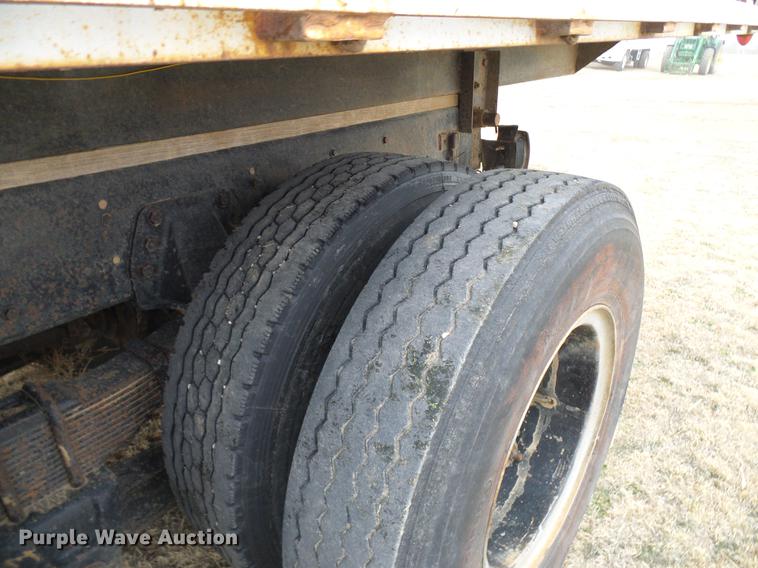 image for item DD5990 1979 Chevrolet C80 grain truck