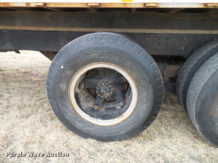 image for item DD5990 1979 Chevrolet C80 grain truck