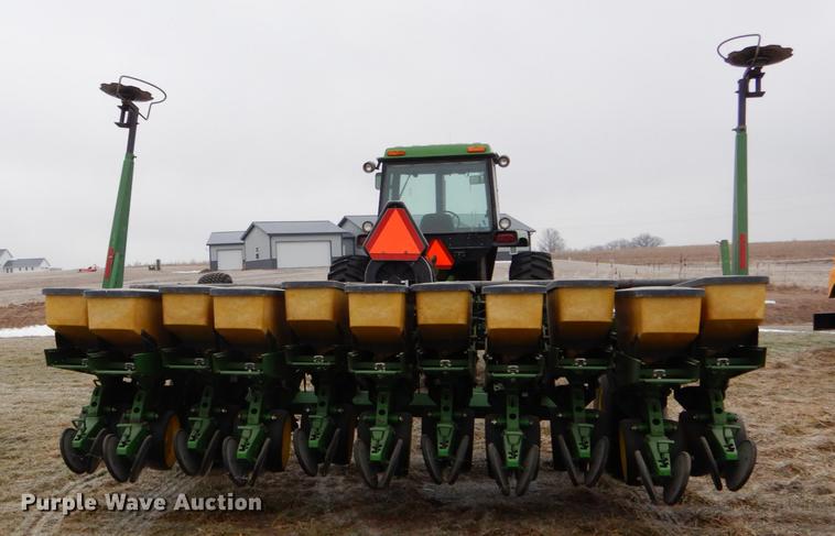 image for item DE6005 John Deere 7240 no-till planter