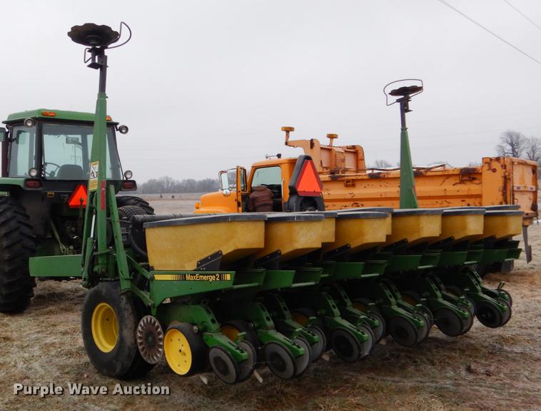 image for item DE6005 John Deere 7240 no-till planter