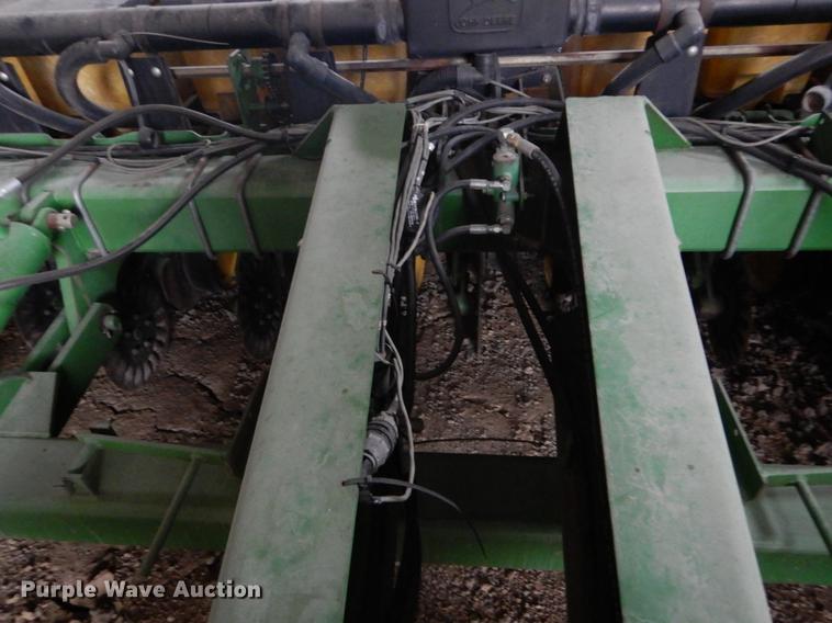 image for item DE6005 John Deere 7240 no-till planter