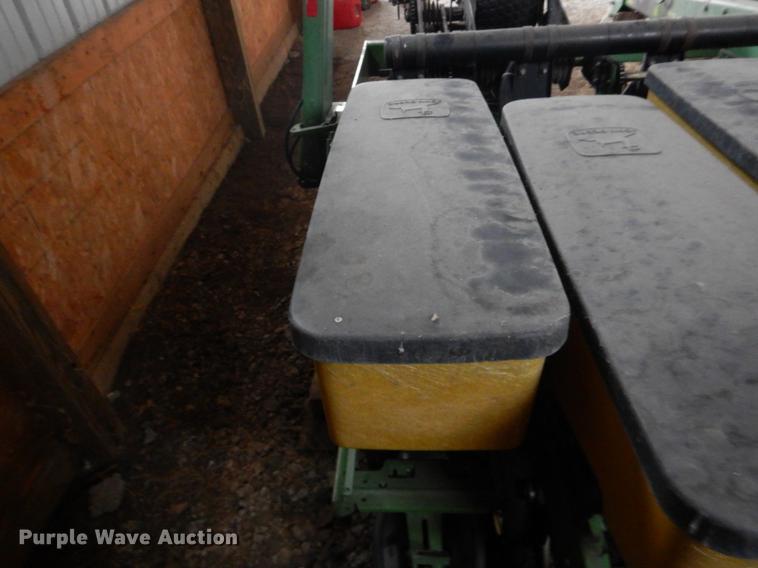 image for item DE6005 John Deere 7240 no-till planter