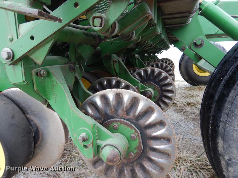 image for item DE6005 John Deere 7240 no-till planter
