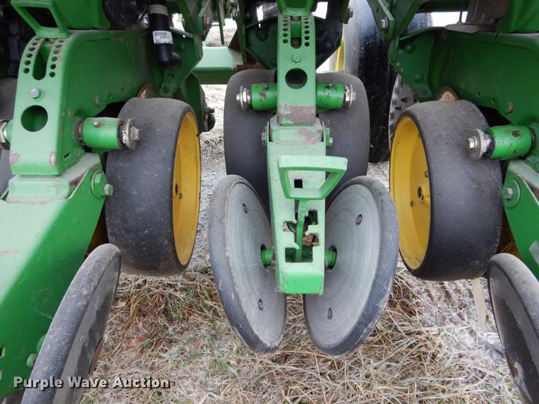 image for item DE6005 John Deere 7240 no-till planter