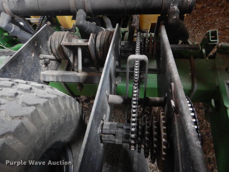 image for item DE6005 John Deere 7240 no-till planter