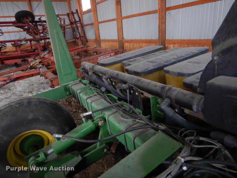 image for item DE6005 John Deere 7240 no-till planter