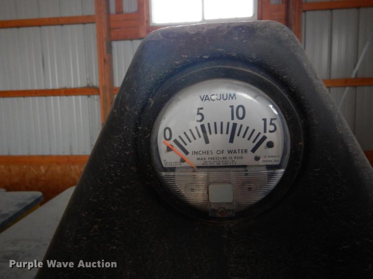 image for item DE6005 John Deere 7240 no-till planter