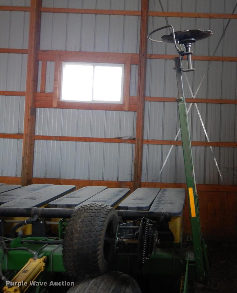 image for item DE6005 John Deere 7240 no-till planter