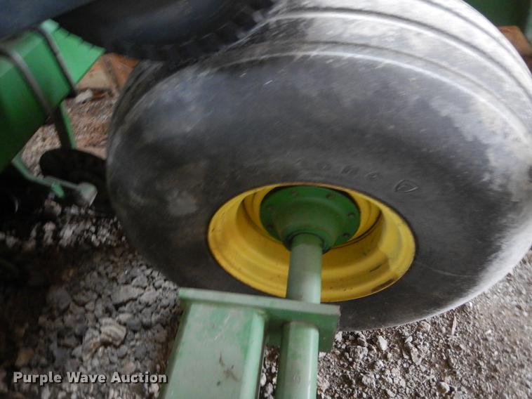 image for item DE6005 John Deere 7240 no-till planter