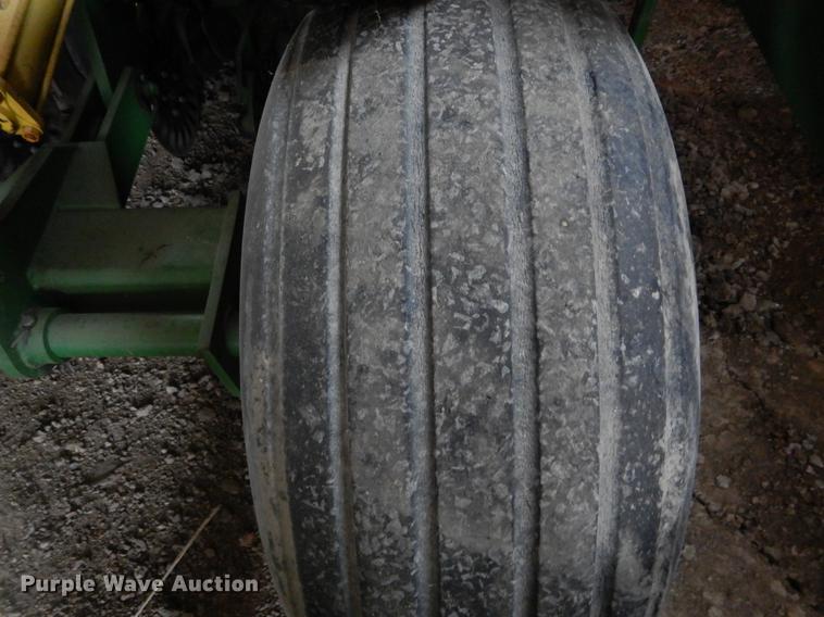 image for item DE6005 John Deere 7240 no-till planter