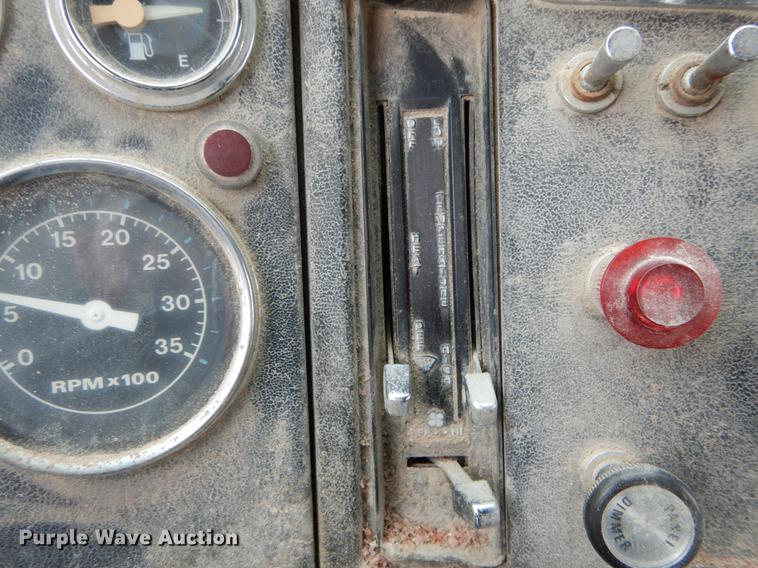 image for item DE6009 1985 Ford 8000 tender truck