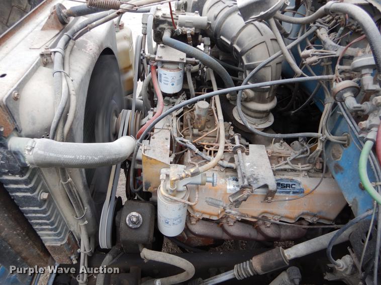 image for item DE6009 1985 Ford 8000 tender truck