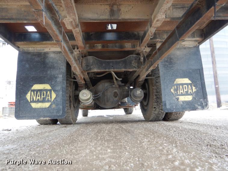 image for item DE6009 1985 Ford 8000 tender truck