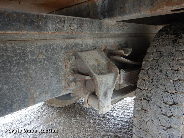 image for item DE6009 1985 Ford 8000 tender truck