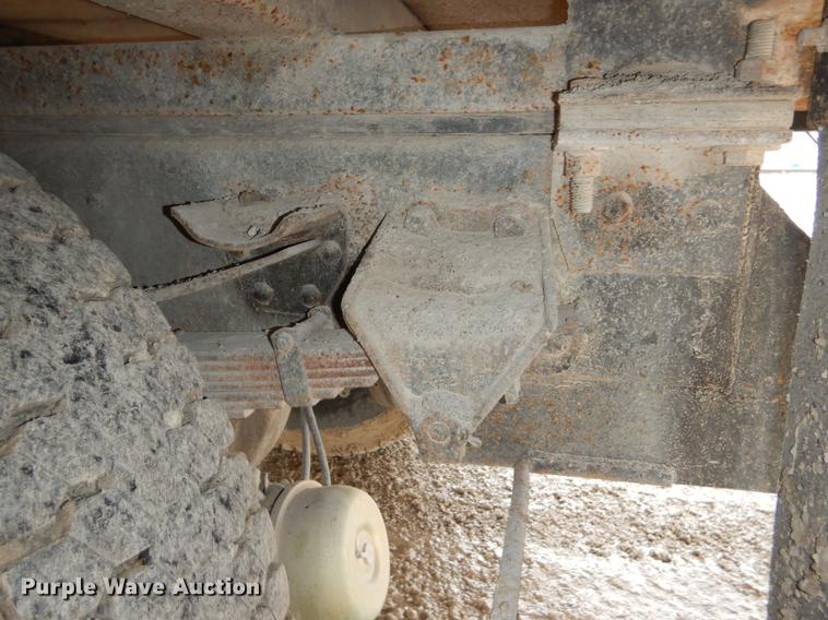 image for item DE6009 1985 Ford 8000 tender truck