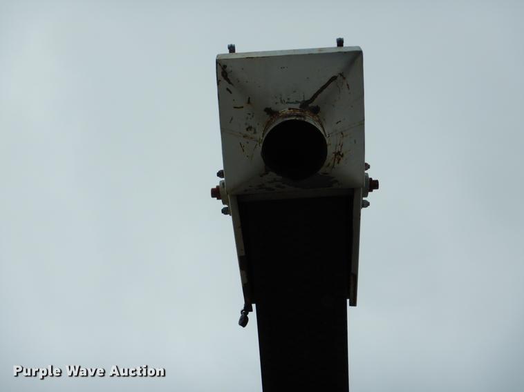 image for item DE6009 1985 Ford 8000 tender truck