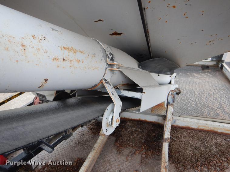 image for item DE6009 1985 Ford 8000 tender truck