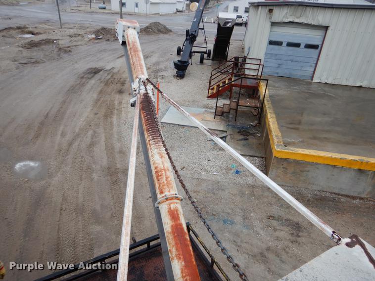 image for item DE6009 1985 Ford 8000 tender truck