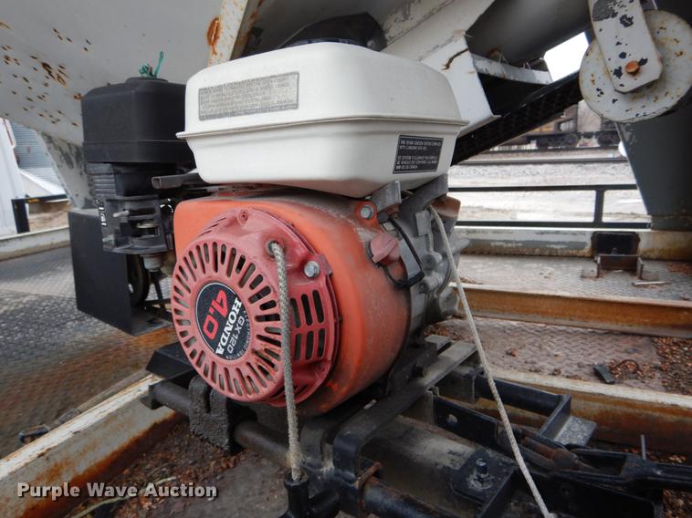 image for item DE6009 1985 Ford 8000 tender truck