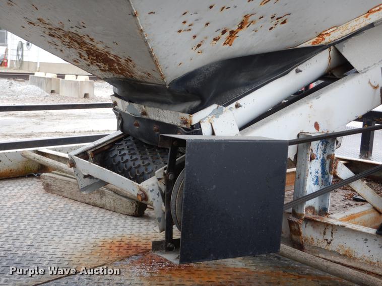 image for item DE6009 1985 Ford 8000 tender truck