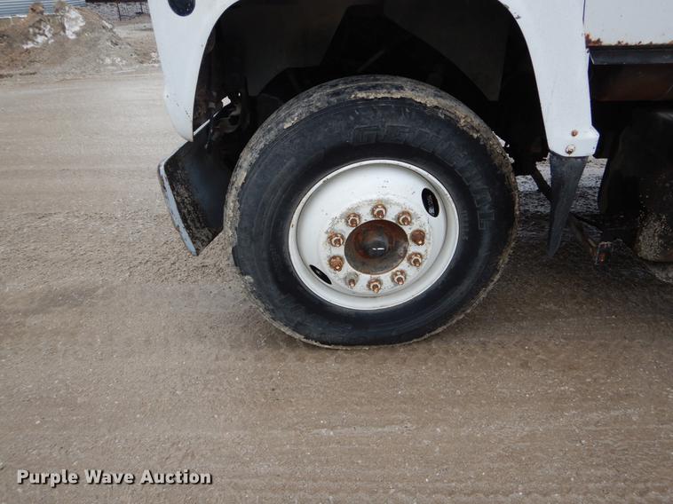 image for item DE6009 1985 Ford 8000 tender truck