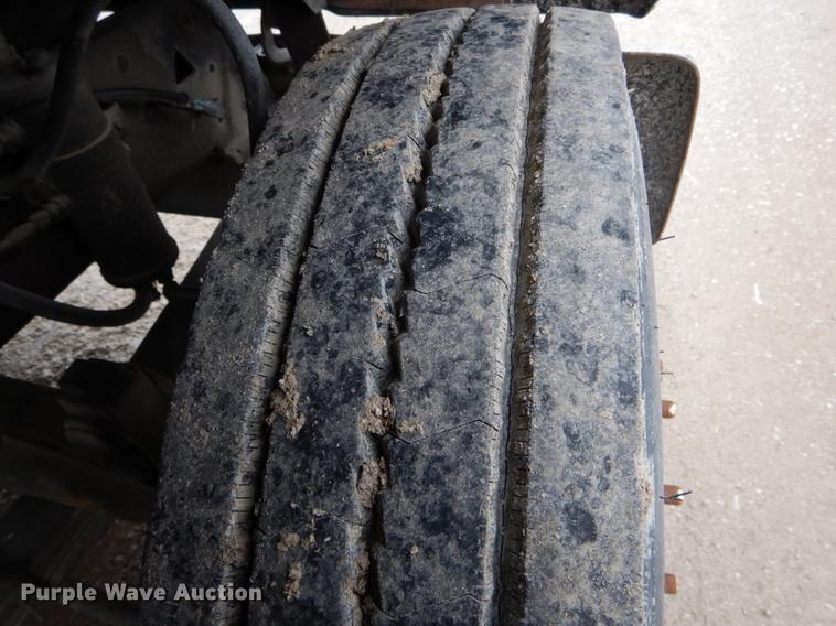 image for item DE6009 1985 Ford 8000 tender truck