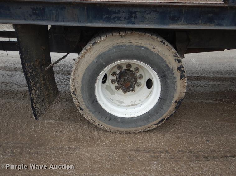 image for item DE6009 1985 Ford 8000 tender truck