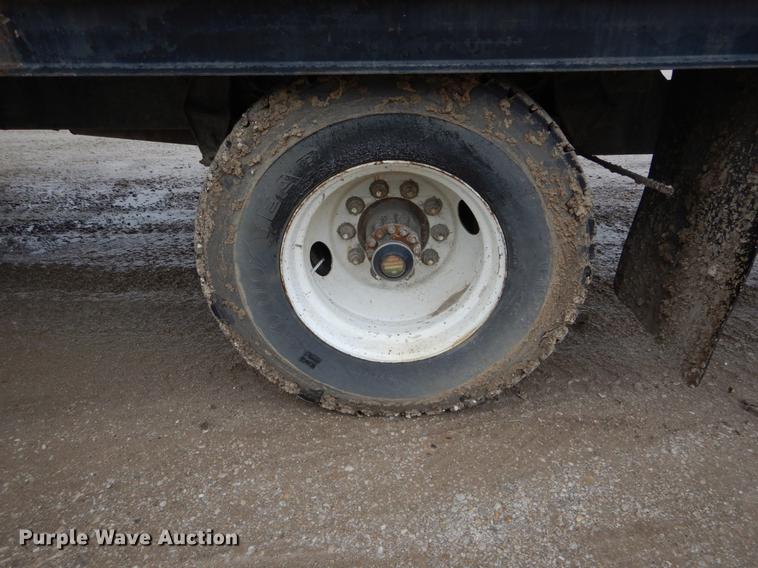 image for item DE6009 1985 Ford 8000 tender truck