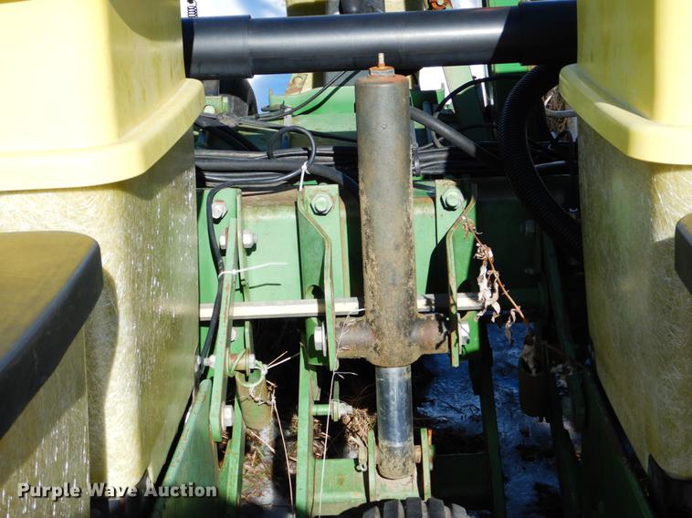 image for item DE6018 John Deere 7200 MaxEmerge planter