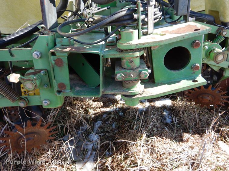 image for item DE6018 John Deere 7200 MaxEmerge planter