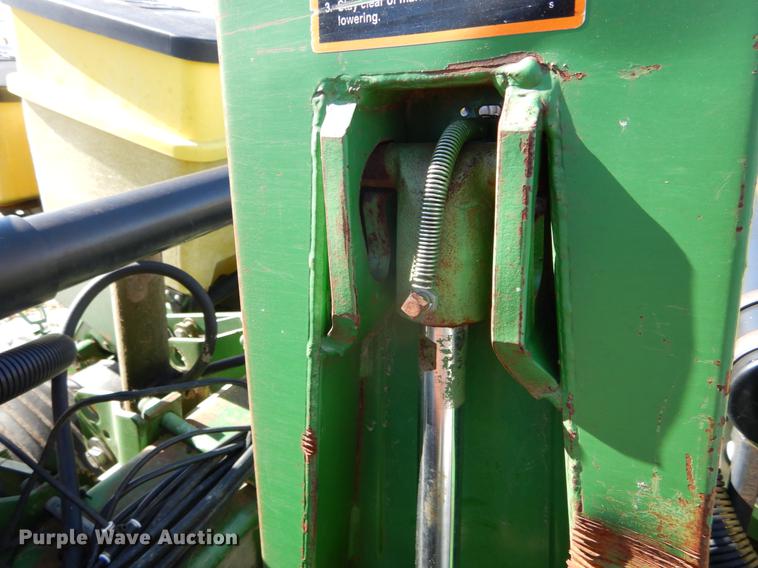 image for item DE6018 John Deere 7200 MaxEmerge planter