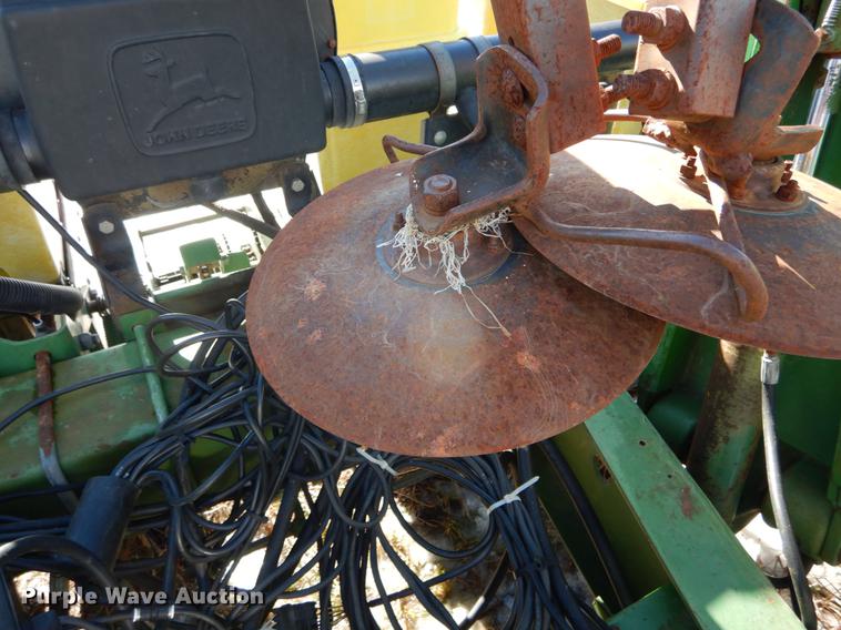 image for item DE6018 John Deere 7200 MaxEmerge planter
