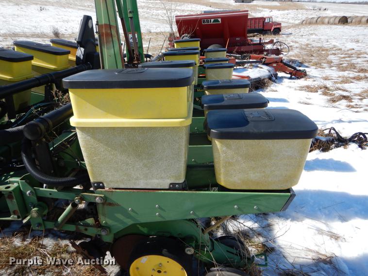 image for item DE6018 John Deere 7200 MaxEmerge planter