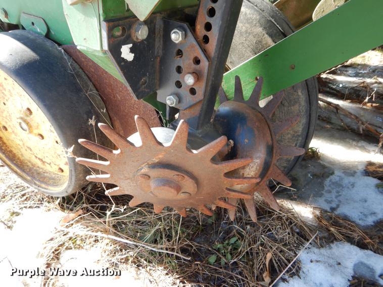 image for item DE6018 John Deere 7200 MaxEmerge planter