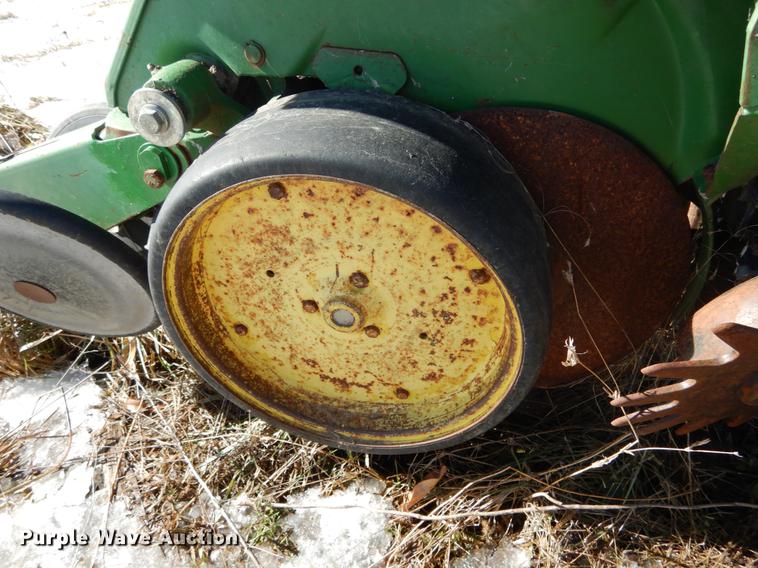 image for item DE6018 John Deere 7200 MaxEmerge planter