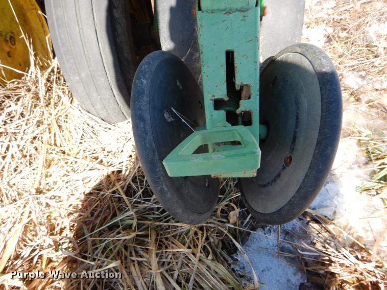 image for item DE6018 John Deere 7200 MaxEmerge planter