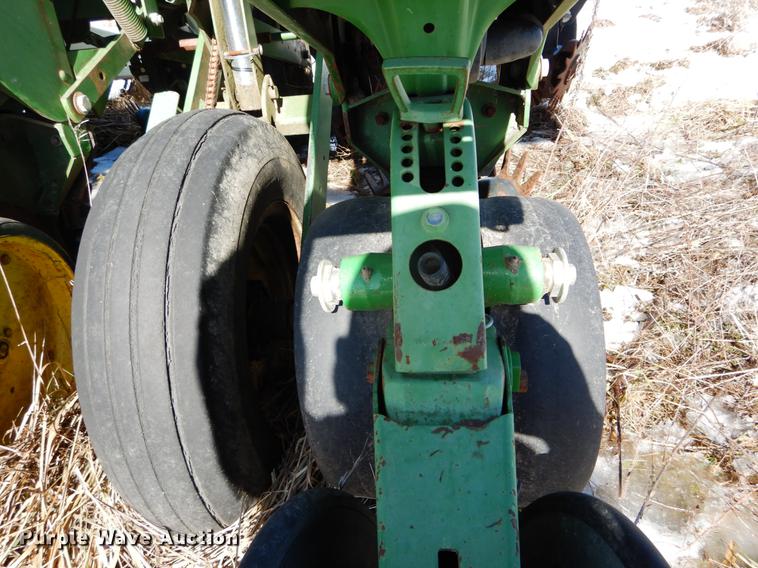 image for item DE6018 John Deere 7200 MaxEmerge planter