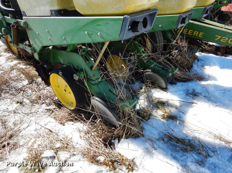 image for item DE6018 John Deere 7200 MaxEmerge planter