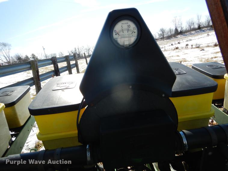 image for item DE6018 John Deere 7200 MaxEmerge planter