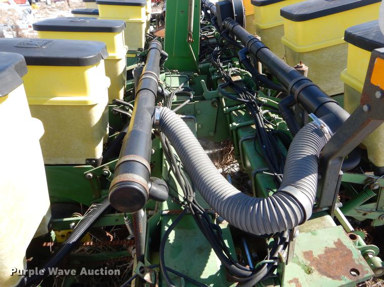 image for item DE6018 John Deere 7200 MaxEmerge planter